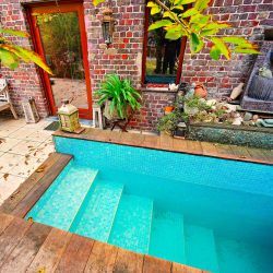 photo_5859190936804461492_w